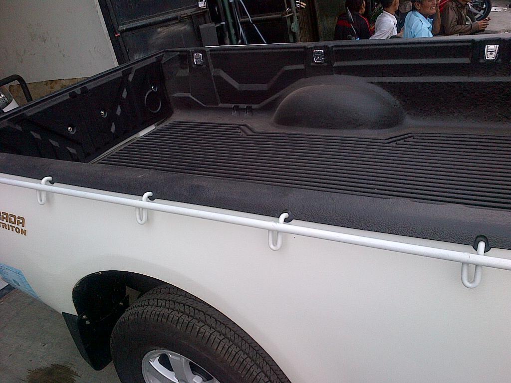 Cari MITSUBISHI STRADA TRITON SINGLE CABIN GLX 4X4 THN 2010 MULUS