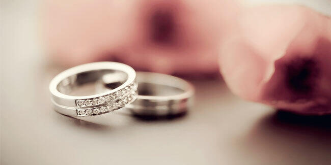 Hayoooo Mengapa Cincin Pernikahan ditaruh di Jari Manis?