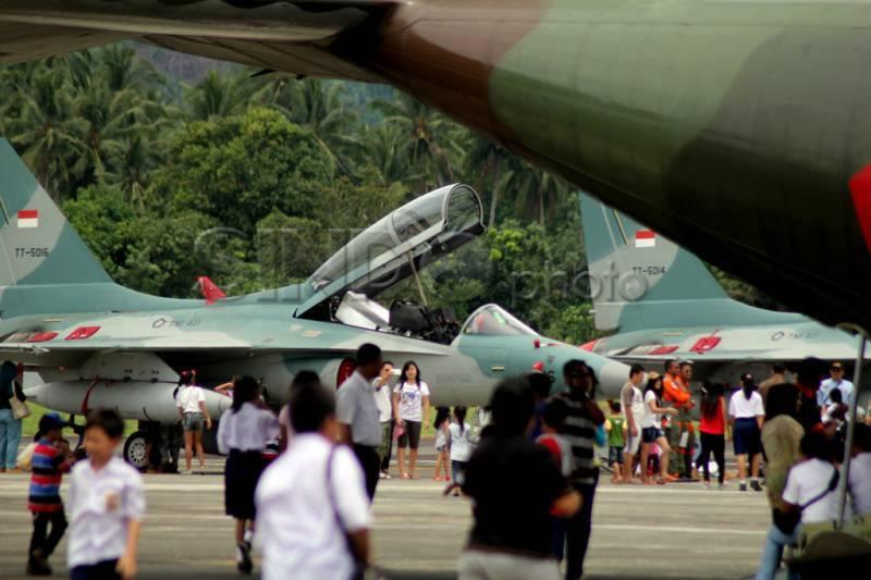 Foto : Pameran Pesawat Tempur TNI AU di Manado 