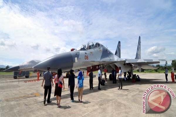 Foto : Pameran Pesawat Tempur TNI AU di Manado 