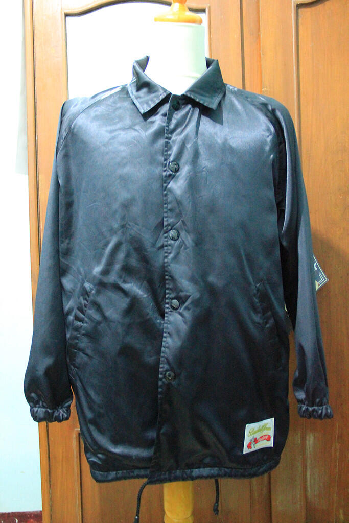 Jaket Windbreaker