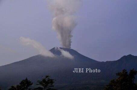 ~ Yuk Belajar Memahami Isyarat Tingkatan Status Gunung Berapi ~