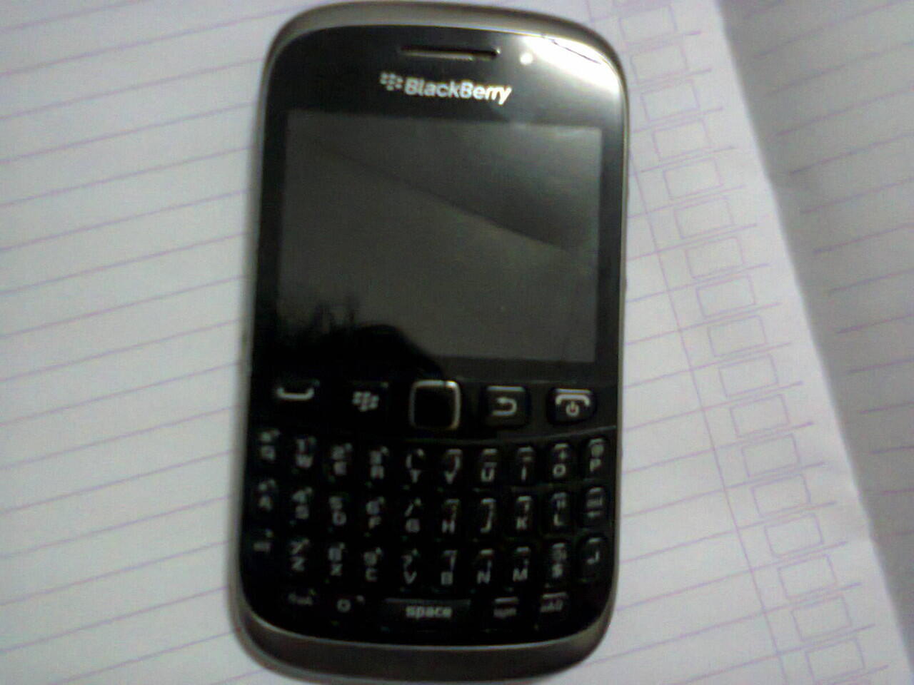 Terjual BLACKBERRY AMSTRONG 3G FULLSET MULUS TT/BARTER