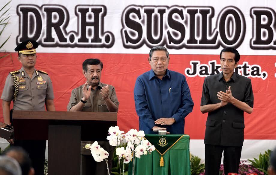 &#91;like a boss&#93; Naik Mobil VVIP, SBY Sopiri Jokowi 