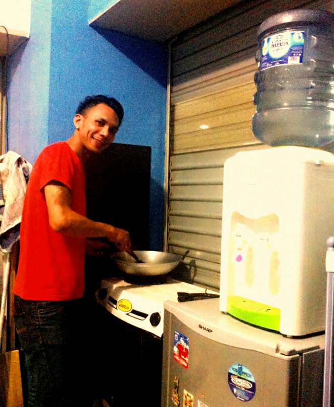 Norman Kamaaru Kini Jualan Bubur untuk Menyambung Hidup