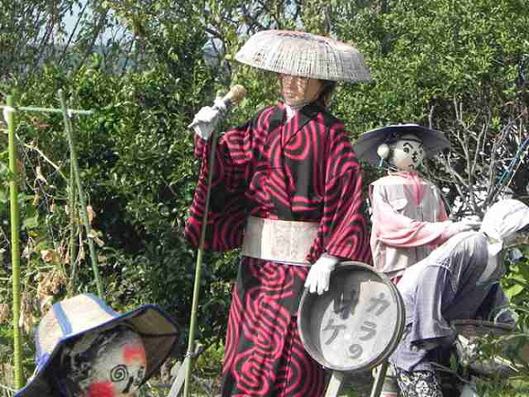 Orangan Sawah Yang Tidak Disukai Burung, Tapi Menjadi Daya Tarik Wisatawan