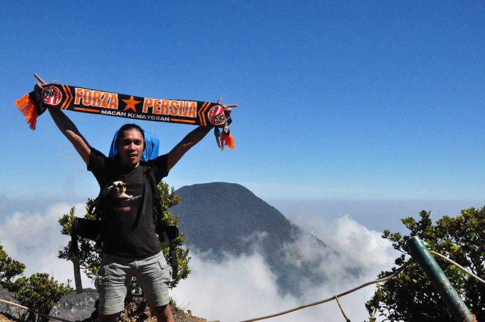 Menghapus Stigma Negatif Supporter The Jakmania