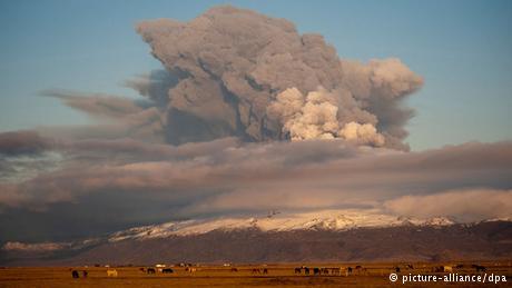 Melihat Kedahsyatan Erupsi Gunung Bardarbunga di Islandia