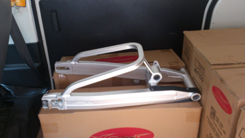 jual swing arm kawasaki ninja 150 rr dan r alumunium merek vrossi