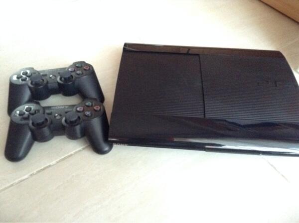 PS3 Super Slim 500gb Ori + 2 Stik Ori Wireless COD Depok