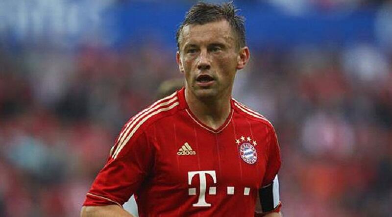 Para Striker Top Korban Bayern Munchen