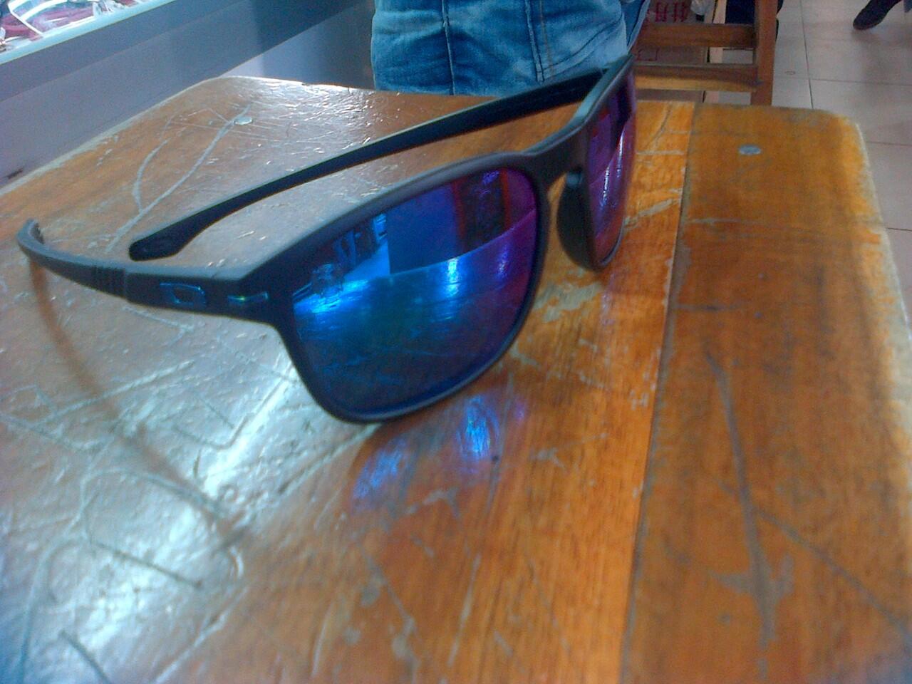 KACAMATA SUNGLASESS / FRAME OAKLEY HOLBROOK GARAGE ROCK DEVIATION MURAH