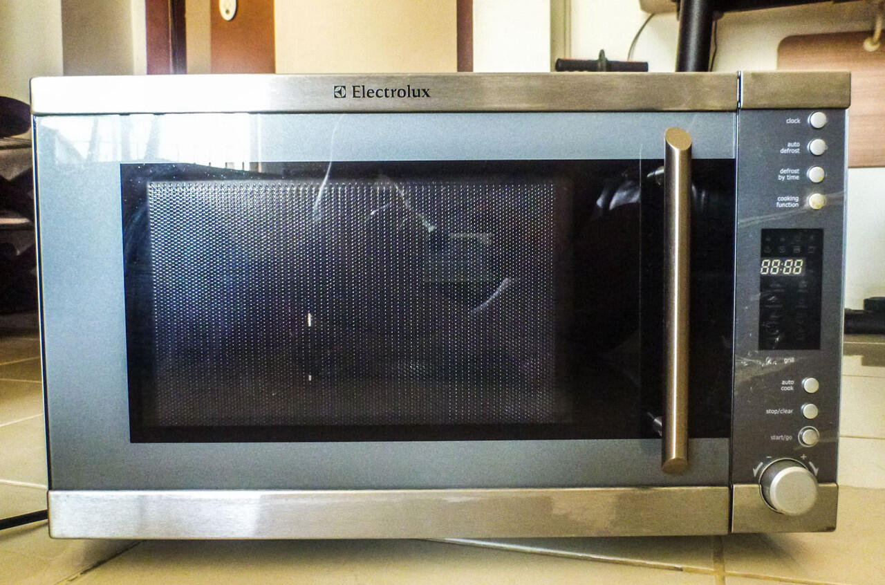 MICROWAVE ELECTROLUX EMS3047X