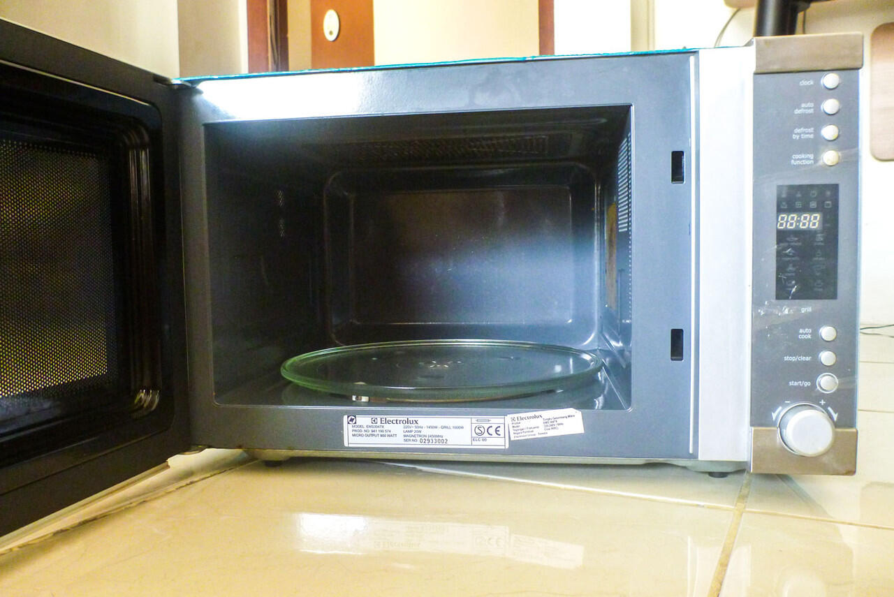 MICROWAVE ELECTROLUX EMS3047X