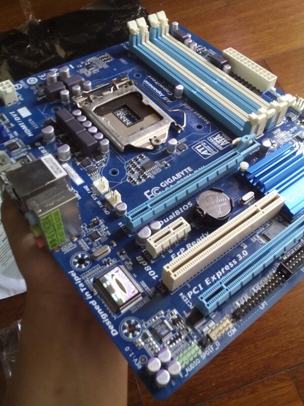 Mobo Gigabyte GA-Z77M-D3H (LGA1155, Z77, DDR3) Fullset REKBER JOGJA