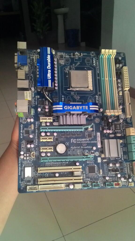 Phenom II X6 1090t + Gigabyte 890GPA ud3h + Heatsink Cooler master V6GT BANDUNG
