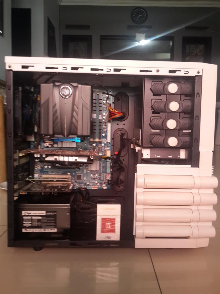 Phenom II X6 1090t + Gigabyte 890GPA ud3h + Heatsink Cooler master V6GT BANDUNG