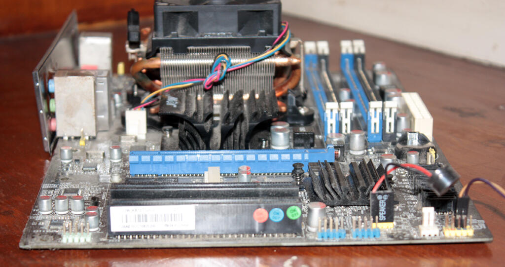 phenom x4 955 + mobo JW-A870T-UC3 muraah