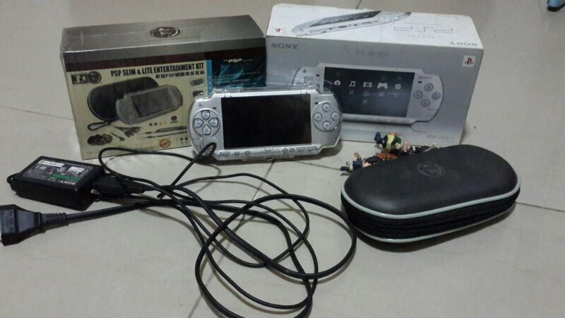 WTS PSP 2006 SLIM + BLACKHORN JUAL RUGI