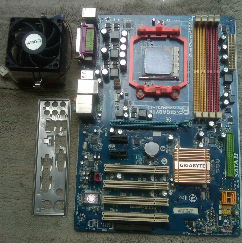GIGABYTE M52L-S3 + SEMPRON 140