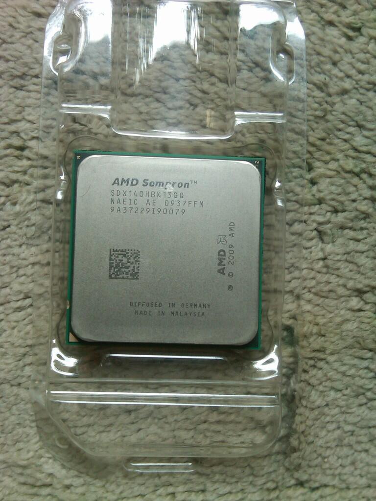 GIGABYTE M52L-S3 + SEMPRON 140