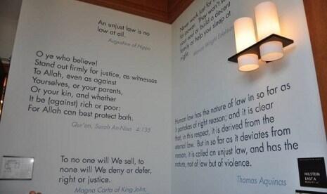 Ayat Al Quran Terpampang di Dinding 'Words of Justice' Univ.Harvard