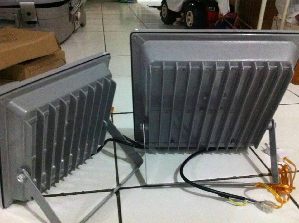 Lampu Sorot / Spot LED Flood Light 30 Watt dan 50 Watt sertifikasi IP 66