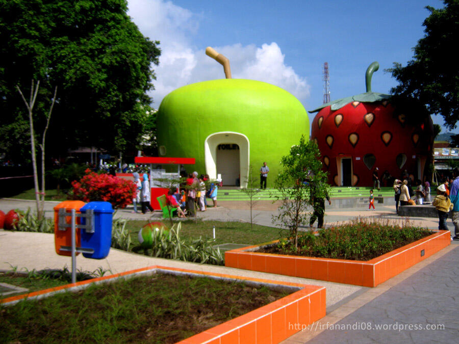Inilah Taman Kota Tercantik Di Indonesia