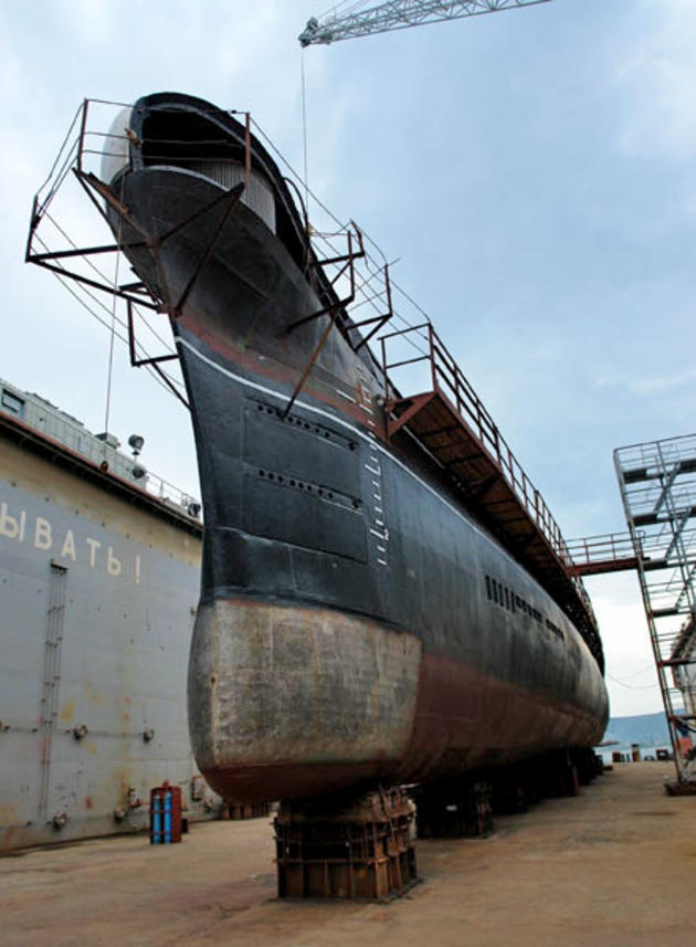 BENGKEL KAPAL SELAM