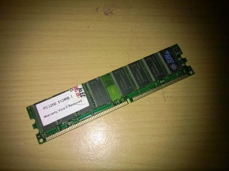 Pentium 4 2,4Ghz + Motherboard ECS P4VXAD+ + RAM DDR1 1GB Bonus VGA AGP 128bit