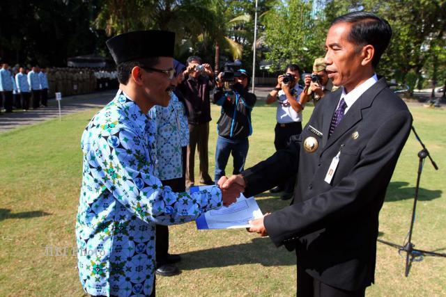 MENGAPA PNS DIBENCI DAN BUKAN MENJADI PILIHAN UNTUK BERKARIR