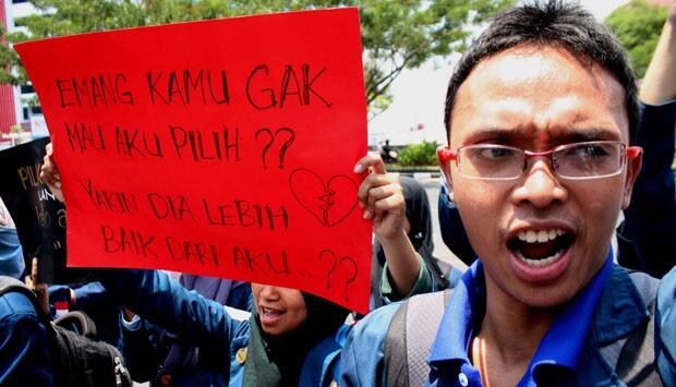 Kisruh RUU Pilkada, Perangkat Desa Geruduk PKS