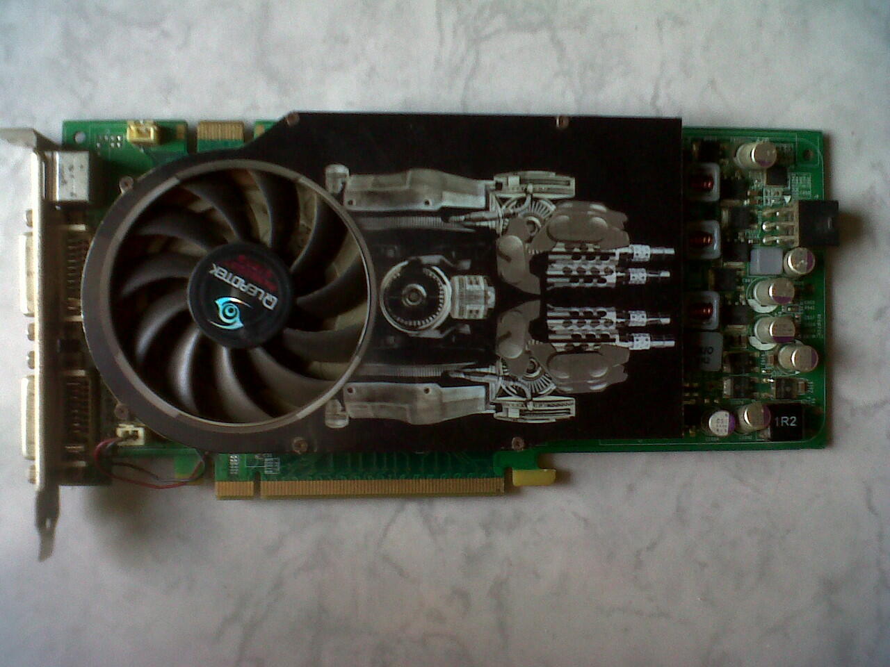 GTS 250 1Gb 256 Bits dan 9600GT 512Mb 256 Bits ==> Depok