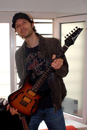 Terjual Ibanez PGM 401 TFB Paul Gilbert Signature Series 