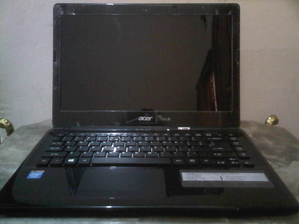 LAPTOP ACER E1-410 HASWELL RAM 2GB HDD 320GB GARANSI 4 BULAN GRATIS ONGKIR PALEMBANG