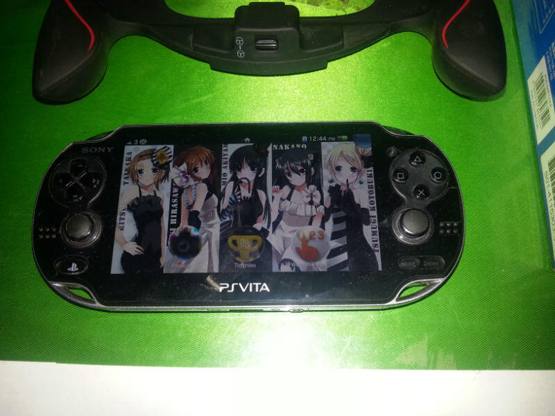 PS Vita 3G/WIFI 32 gb reg ASIA + FIFA 13