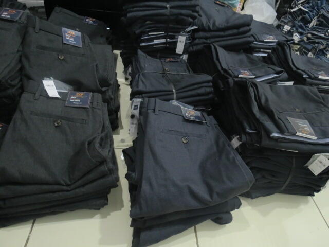 Terjual Original Celana Panjang GAP KHAKIS Slim FIT,UNDER 