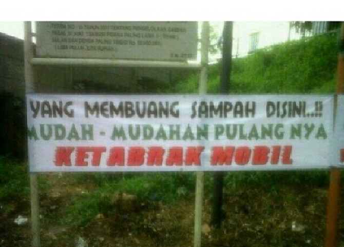 Pernah gak agan Nemuin spanduk kaya gini? 