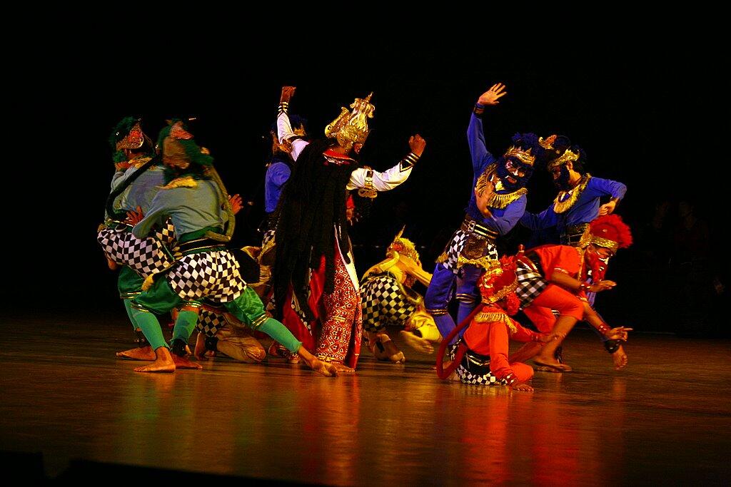 Mana &#91;B&#93;TEATER&#91;/B&#93; yang Sesungguhnya