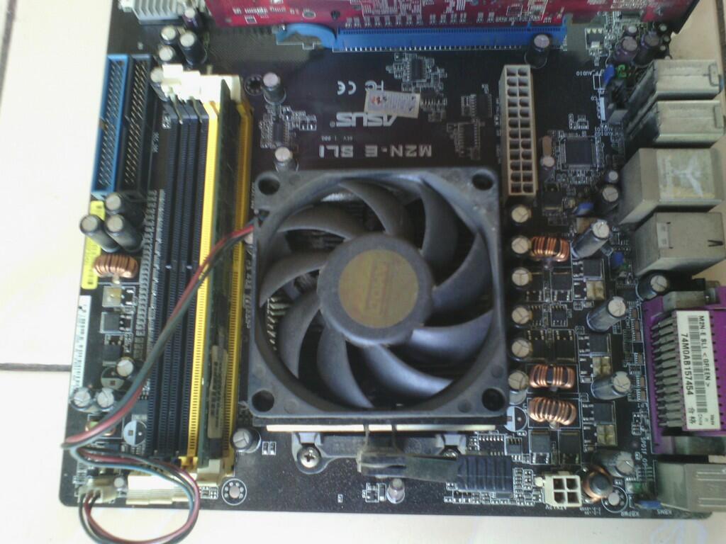 ASUS AMD M2N E SLI + X2 4400 + 1GB + 128MB PCIE