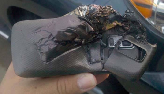 Mengapa Baterai Smartphone Meledak Dan Tips Untuk Mencegahnya
