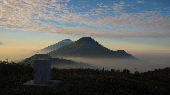 Pesona Alam Indonesia Puncak PRAU Dieng Jateng