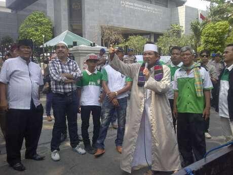 &#91;Biang Kerok&#93; Forum Betawi Bersatu Demonstrasi di DPRD DKI, Tolak Ahok Jadi Gubernur