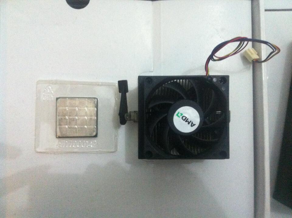 Jual Processor AMD athlon II x2 215 (2,7ghz dual core) Rp.150.000