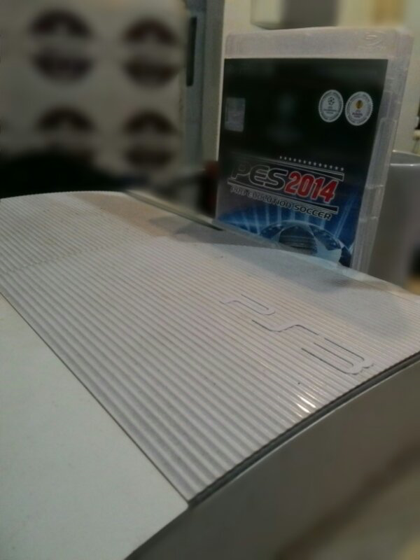PS3 SUPERSLIM 250GB + BD PES 2014