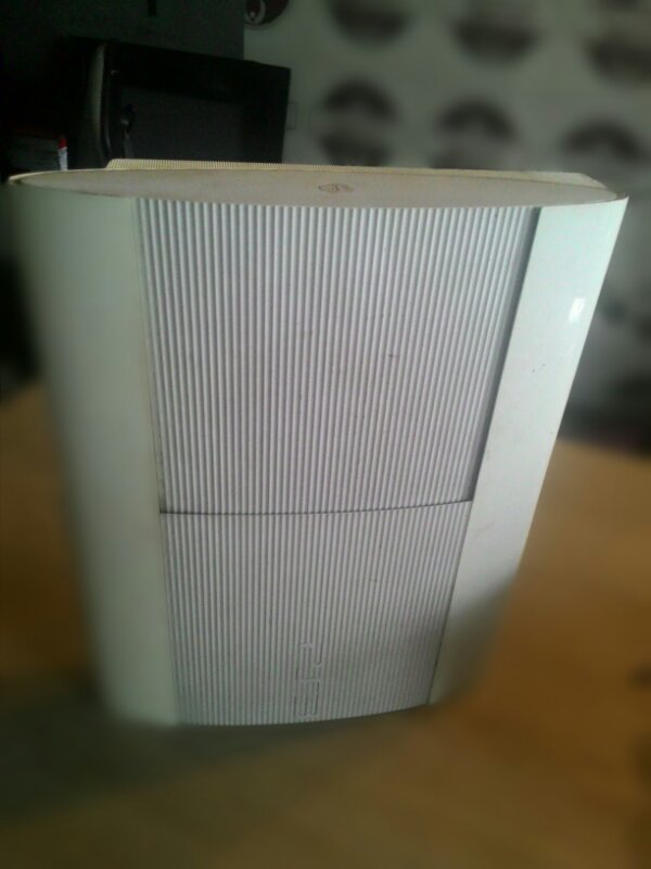PS3 SUPERSLIM 250GB + BD PES 2014