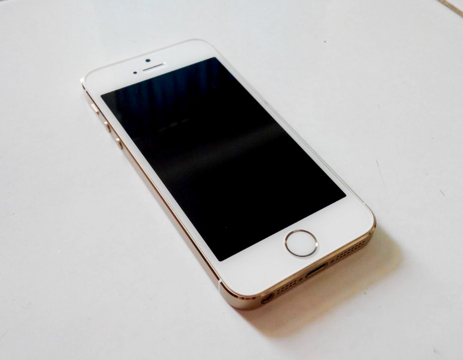 Terjual Jual: iPhone 5s - Second - 16GB GOLD / iPhone 5s 