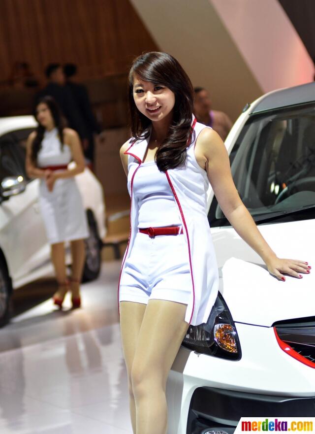 FOTO: Pesona SPG Sexy IIMS 2014 (Indonesia International Motor Show)