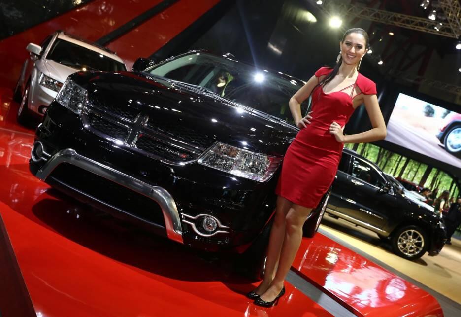 FOTO: Pesona SPG Sexy IIMS 2014 (Indonesia International Motor Show)