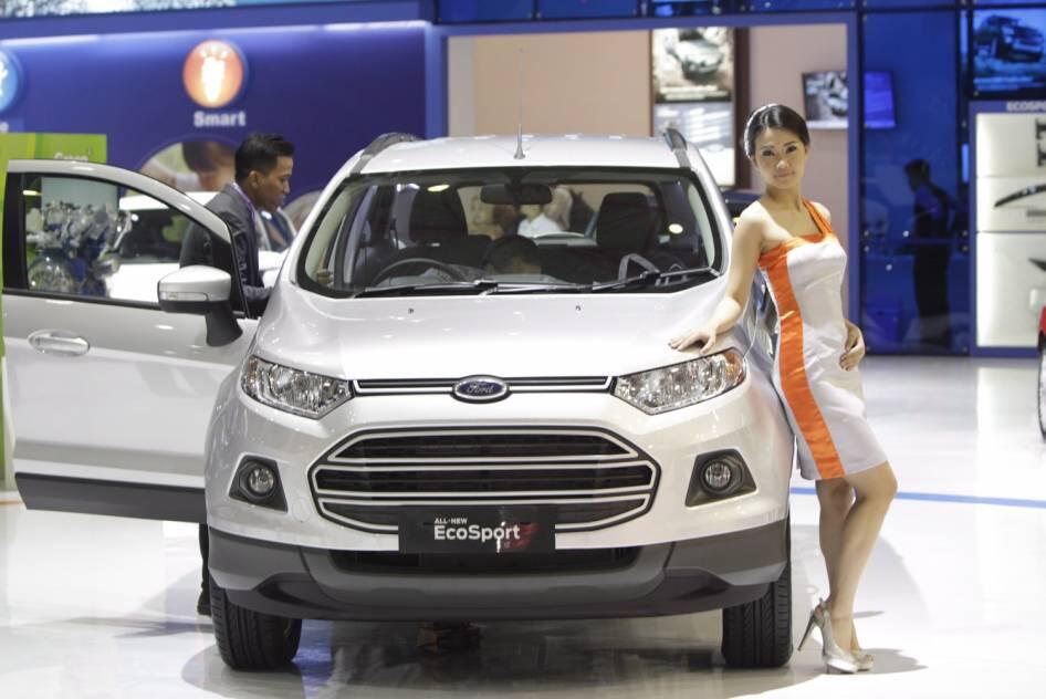 FOTO: Pesona SPG Sexy IIMS 2014 (Indonesia International Motor Show)